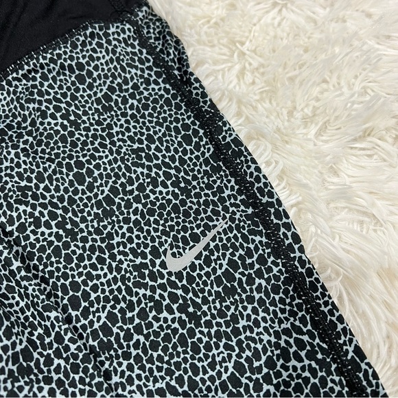 Nike Women's Racer Dri-fit Leopard Print Leggings Size XS Crop Pants Cheetah - Picture 9 of 15
